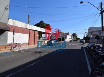 Comercial · ESQUINA EM RUA DE ALTO MOVIMENTO PARA COMERCIO OU ESTACIONAMENTO