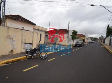 Casa · 182m² · 3 Quartos · 5 Vagas · Oportunidade no Centro de Birigui: Amplo Espaço e Versatilidade