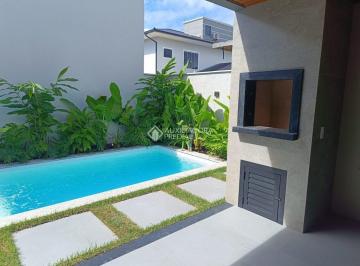 Casa · 160m² · 3 Quartos · 2 Vagas · Casa de Alto Padrão com Pé-Direito Duplo, Suíte com Closet e Área Gourmet no Loteamento Green Villag
