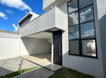 Casa · 132m² · 3 Quartos · 2 Vagas · Casa 3 quartos sendo 1 suite localizada no bairro Parque Brasília (Próximo ao Su