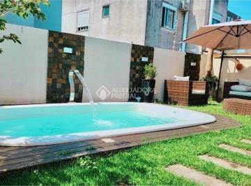 Casa · 115m² · 3 Quartos · 2 Vagas · CASA 3 DORMITÓRIOS COM JARDIM E PISCINA NO CAMPECHE