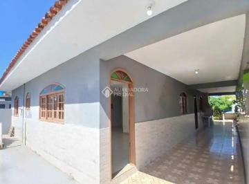 Casa · 220m² · 4 Quartos · 3 Vagas · Casa para Alugar no bairro Campeche com 4 dormitórios, sendo 2 suítes com 220me área privativa.