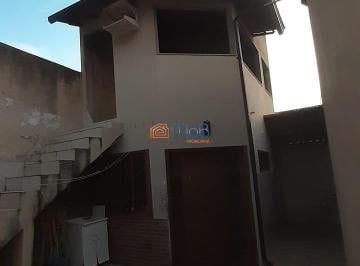Casa · 70m² · 2 Quartos · 3 Vagas · Casa com 3 Banheiros e Potencial de Ampliação à Venda no Horto