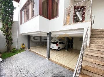 Casa · 520m² · 4 Quartos · 5 Vagas · Casa á Venda com 04 Quartos no Bairro São Sebastião em Divinópolis MG.