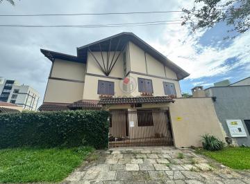 Casa · 280m² · 3 Quartos · 2 Vagas · Sobrado/Casa com 03 quartos, quase esquina com Av.