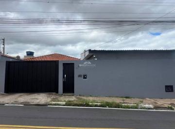Casa · 236m² · 3 Quartos · 2 Vagas · CASA NO CENTRO - GUAXUPÉ