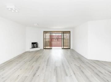 Apartamento · 380m² · 4 Quartos · 4 Vagas · Viva o privilégio de morar em uma cobertura sofisticada com excelente localização!