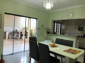 Casa de 4 quartos, Jacareí · Casa Sobrado em Jacareí