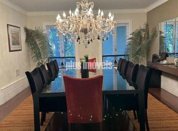 Casa · 1850m² · 6 Quartos · 15 Vagas · Sofisticação e Elegância