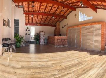 Casa · 200m² · 3 Quartos · 4 Vagas · Casa à venda com 3 quartos (1 suíte) e 4 vagas na Vila Grego em Santa Bárbara d'Oeste 