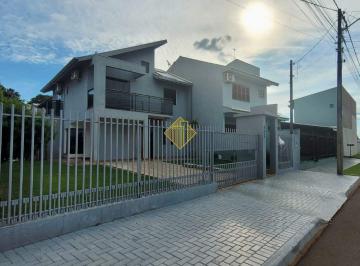 Casa · 95m² · 4 Quartos · 3 Vagas · Sobrado à venda, 4 quartos, 2 suítes, 3 vagas, Vila Industrial - Toledo/PR