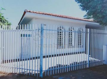 Casa · 220m² · 3 Quartos · 2 Vagas · Casa de esquina a uma quadra da Avenida Brigadeiro Faria Lima, próxima ao Hospital de Base.