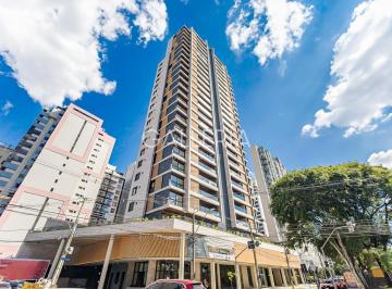 1 · Apartamento face norte com 3 suítes e vista para o Parque Barigui