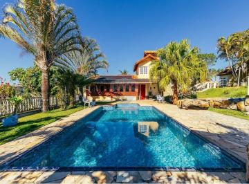 Rural · 366m² · 5 Quartos · 2 Vagas · Casa/Chácara em Condomínio ( 2 casas que juntas somam 5 quartos/dormitórios, 5 banheiros e 2 lavabos