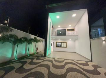Casa · 236m² · 3 Quartos · 4 Vagas · Oportunidade: Sobrado de Alto Padrão à venda na ARSO 52 (505 Sul)