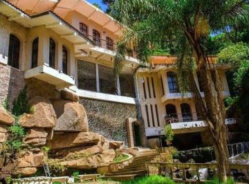 b88cffb06e538e276f822224f06f5b50e024288f · Casa com 6 dormitórios à venda, 1400 m² por R$ 3.700.000 - Galópolis - Caxias do Sul/ (ANALISA 100%