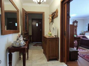 Apartamento · 201m² · 4 Quartos · 2 Vagas · Apartamento 4 dormitórios, sendo 3 suítes no Petrópolis
