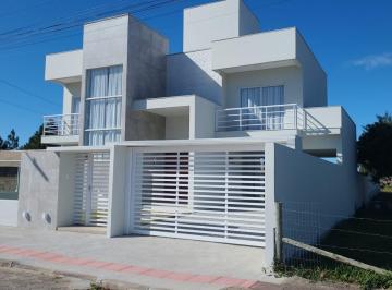 Casa · 246m² · 4 Quartos · 2 Vagas · Casa alto padrão em Garopaba/SC.
