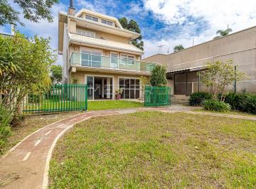 Casa · 385m² · 4 Quartos · 3 Vagas · Casa com 4 quartos e um quintal incrível em Curiti