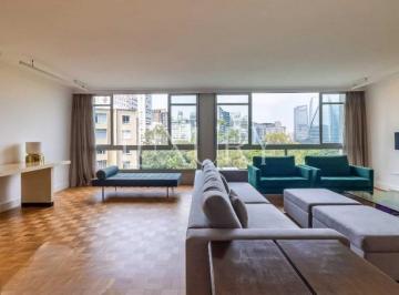1 · Apartamento com 200 m², 3 quartos sendo 2 suítes à venda no bairro Itaim Bibi.
