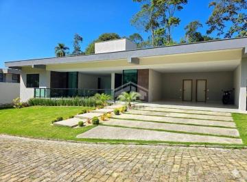 8df982ec925e5eb2c9e5515b8f3d852526cd2fc7 · Casa Linear de Alto Padrão em Teresópolis: 3 Suítes, 280 m², Armários Planehados e Condomínio Clube