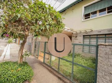 c073c28f063e3b13c39ebe2c88ea3b11fdd65c57 · Casa clássica na Vila Mariana com 167 m2 3 quartos quintal amplo e edícula próxima ao Parque do Ibir