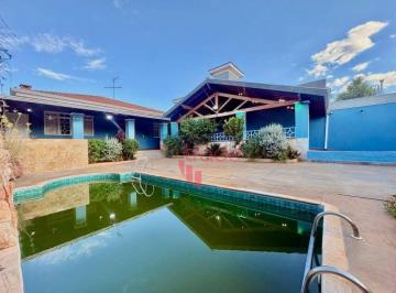 341fc07aee23c0966bae9d6408e89ad2f48aca16 · Casa para Venda e Locação de 05 Quartos sendo 01 Suíte no Bairro City Ribeirão em Ribeirão Preto com