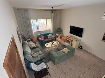 04e6c0ffe759b48bd154b6320b313e97.jpg · Sobrado de 186m² com 3 quartos