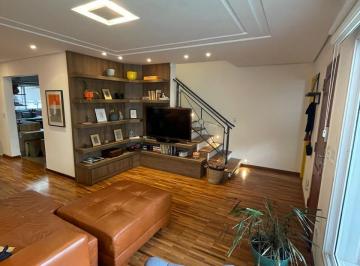 1f712ae8-b93b-4ae7-9d1a-829dbf82d210 · Casa no condomínio Doce Villa para venda com 3 quartos, sendo 1 suíte, 190m²