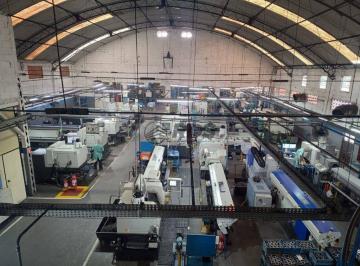 Comercial · 1996m² · Comercial para aluguel - no Vila Fachini