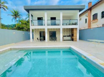 Casa · 250m² · 3 Quartos · 2 Vagas · undefined