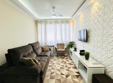 Apartamento · 79m² · 3 Quartos · 1 Vaga · Apartamento reformado apenas 300m da praia na região da Enseada á venda no Gu...