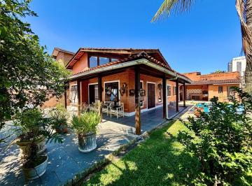 Casa · 230m² · 3 Quartos · 3 Vagas · Casa à venda na praia da enseada no Guarujá, SP | QVista Inteligência Imobili...