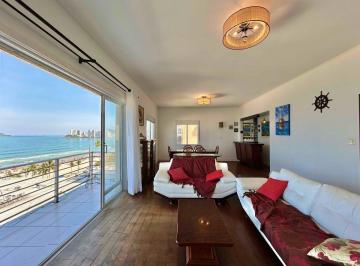 Apartamento · 210m² · 5 Quartos · 1 Vaga · Apartamento à Beira Mar à Venda na Pitangueiras no Guarujá | QVista Inteligên...