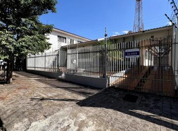 Casa · 350m² · 2 Quartos · 3 Vagas · Casa comercial Zona 05.