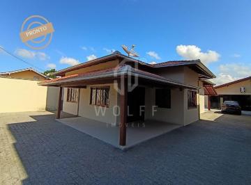 Casa de 3 quartos, Balneário Piçarras · JD1701 - Casa com piscina no Centro de Balneário Piçarras/SC
