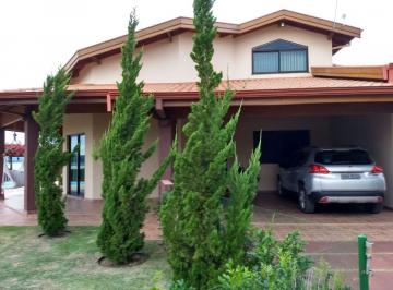Casa de 4 quartos, Paranapanema · Casa de campo com vista para a represa à venda, em condomínio fechado! Com piscina e suítes.