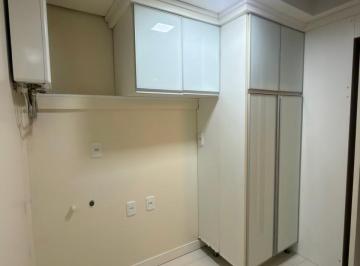 Apartamento · 47m² · 2 Quartos · 1 Vaga · Apartamento de 2 quartos, suíte e 1 vaga de garagem no bairro Menino Deus em POA