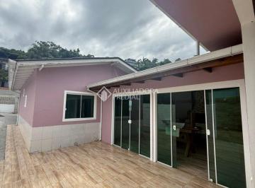 Casa · 130m² · 3 Quartos · 3 Vagas · Casa à venda com 3 dormitórios na Enseada de Brito - Palhoça/SC | A poucos metros do mar