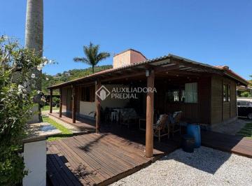 Casa · 555m² · 3 Quartos · 3 Vagas · Casa térrea na Barra do Sambaqui