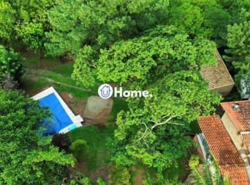 Casa · 350m² · 4 Quartos · 9 Vagas · Casa com piscina e patio grande