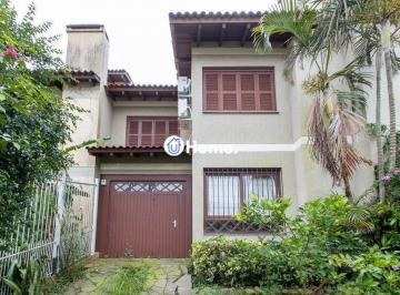 Casa · 172m² · 3 Quartos · 2 Vagas · Casa de alvenaria, 3 dormitórios, 1 suíte e pátio com piscina, bairro Espírito S