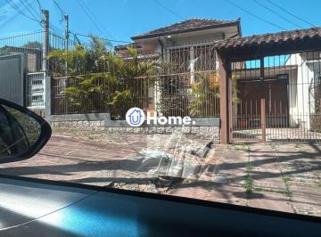 Casa · 100m² · 2 Quartos · 3 Vagas · Casa de 03 dormitorios com patio e garagem no bairro Teresopolis