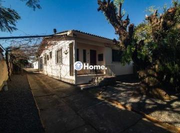 .jpg+2025-03-04 · Casa em Porto Alegre, no bairro Vila Nova, com 6 dormitório(s), e 6 banheiros, à