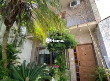 Casa · 180m² · 2 Quartos · CASA AMPLA 3 DORMITÓRIOS NO ANDAR SUPERIOR NA CIDADE BAIXA .