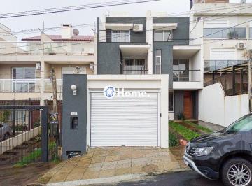 Casa · 161m² · 3 Quartos · 2 Vagas · casa possui 3 suítes, 2 com closet