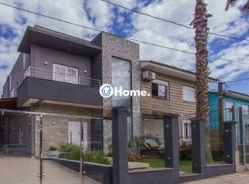 Casa · 185m² · 3 Quartos · 3 Vagas · Não deixe de conhecer esta preciosidade na Lomba do Pinheiro