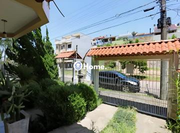 Casa · 206m² · 3 Quartos · 2 Vagas · Casa de 3 dormitórios com 205m² à Venda no Bairro Hípica