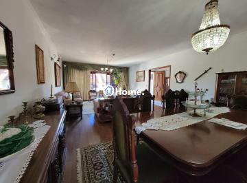 Casa · 390m² · 4 Quartos · 4 Vagas · Casa térrea com 04 quartos e com 04 vagas de garagem