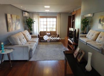 Casa · 340m² · 3 Quartos · 2 Vagas · Excelente casa com 03 suíte, espaço gourmet com churrasqueira, living com lareir